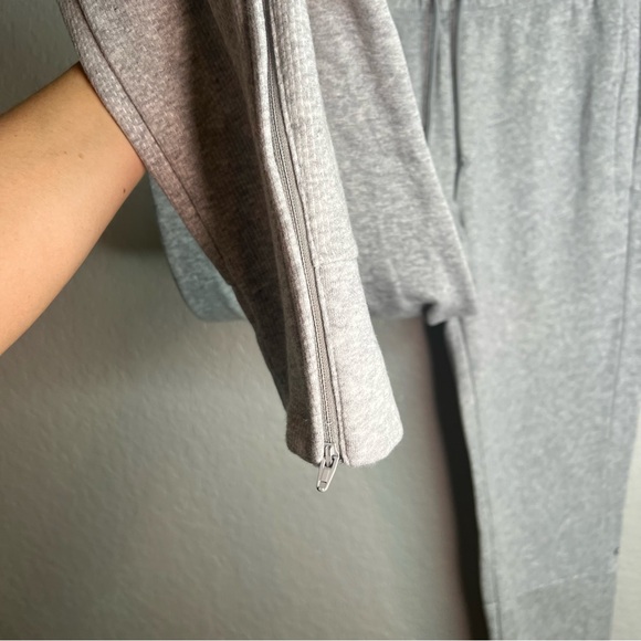 Adidas Men’s Gray Jogger Sweatpants - Picture 7 of 7